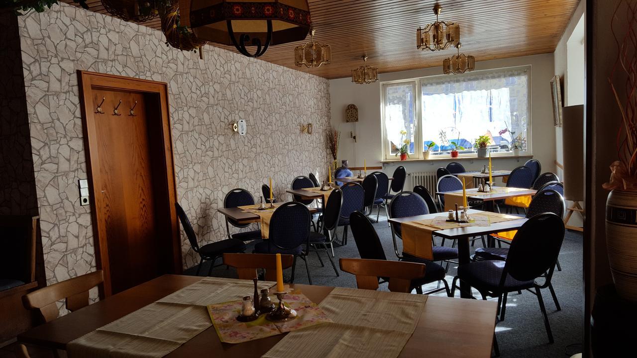 Schwarzwaldgasthof Baren Hotel ทิทิเซ-นอยชตัดท์ ภายนอก รูปภาพ