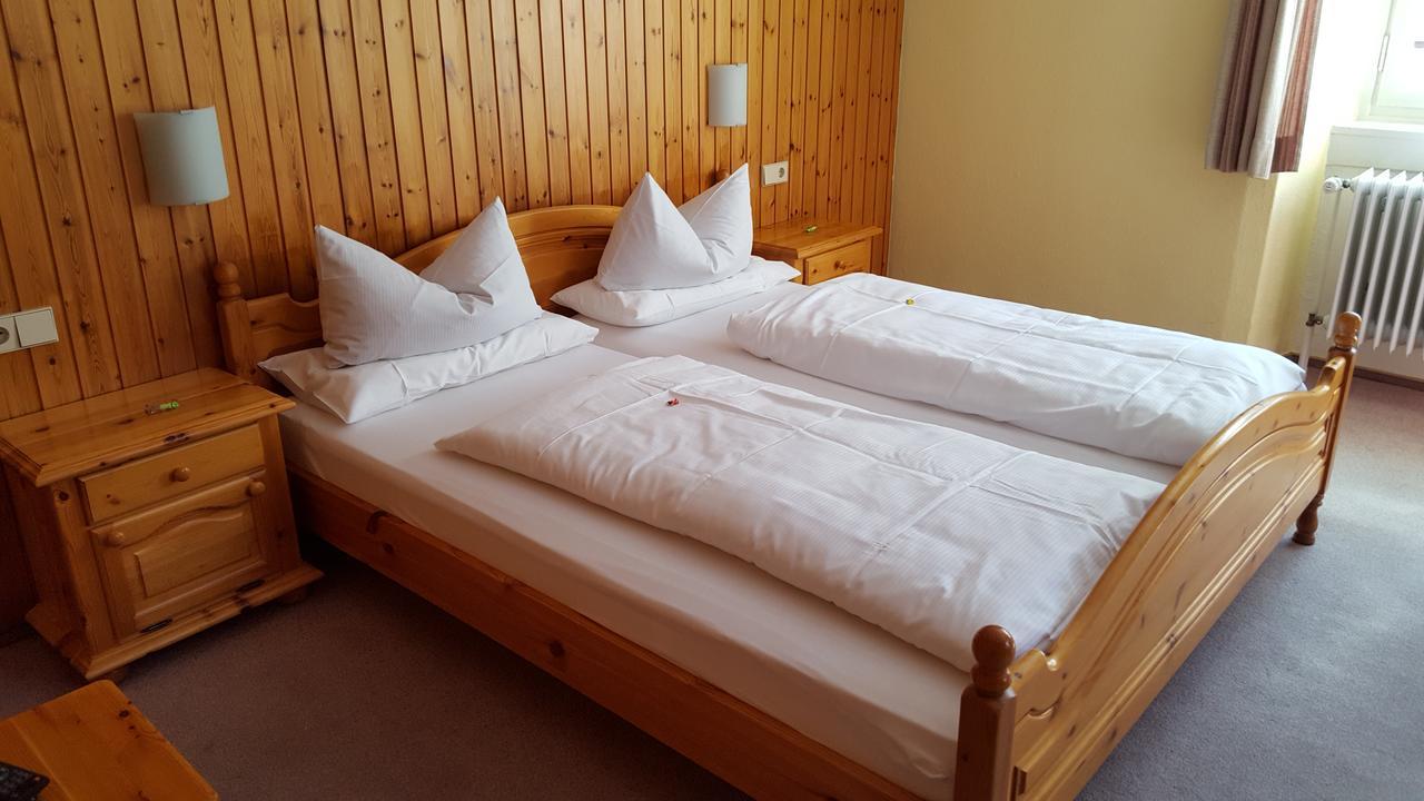 Schwarzwaldgasthof Baren Hotel ทิทิเซ-นอยชตัดท์ ภายนอก รูปภาพ