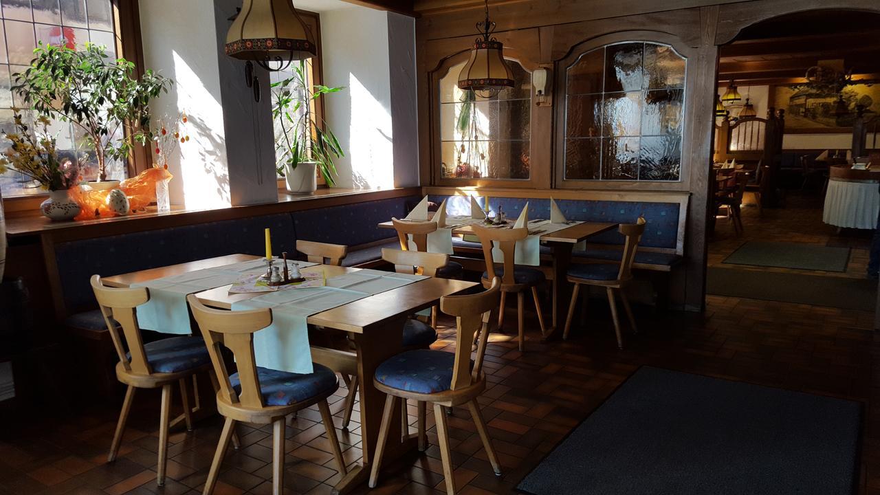 Schwarzwaldgasthof Baren Hotel ทิทิเซ-นอยชตัดท์ ภายนอก รูปภาพ