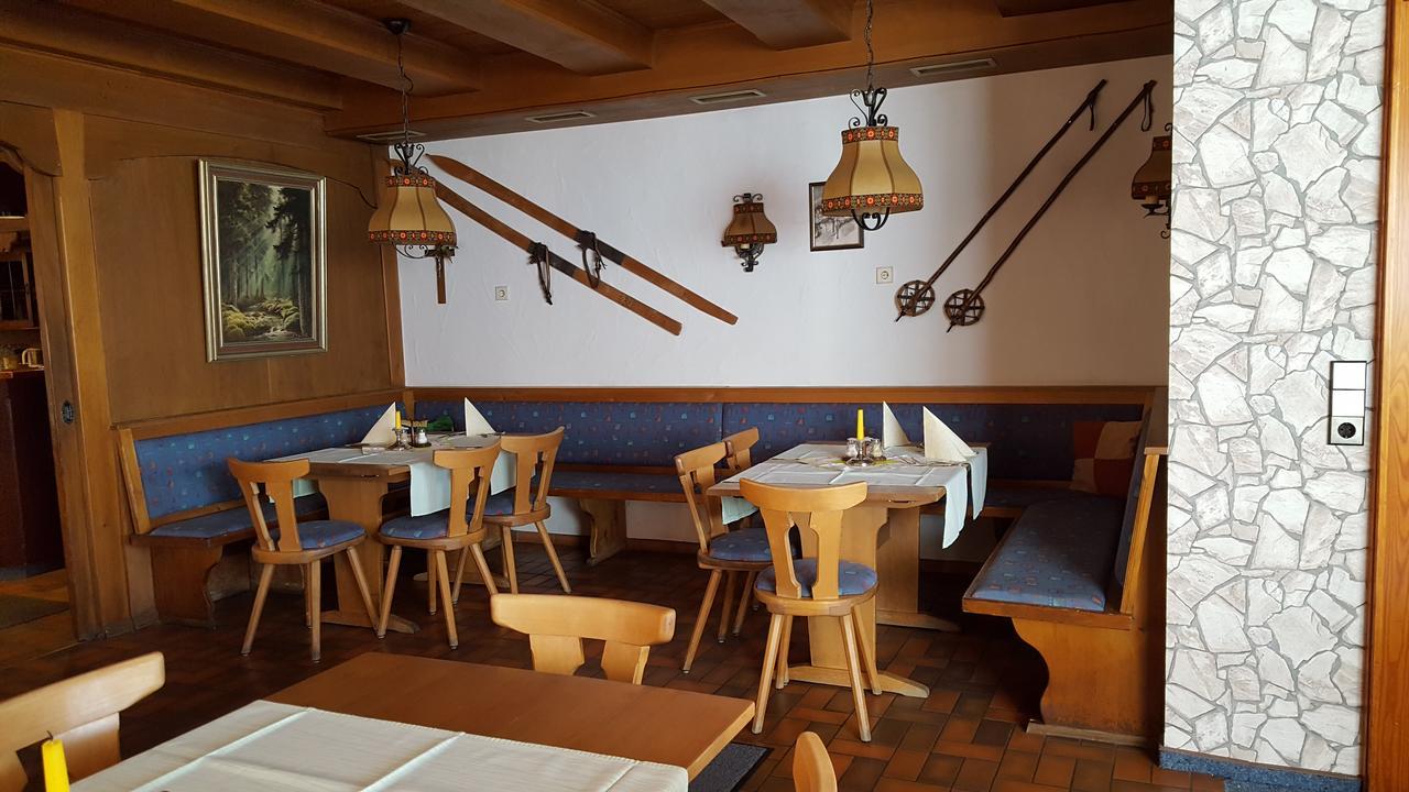 Schwarzwaldgasthof Baren Hotel ทิทิเซ-นอยชตัดท์ ภายนอก รูปภาพ