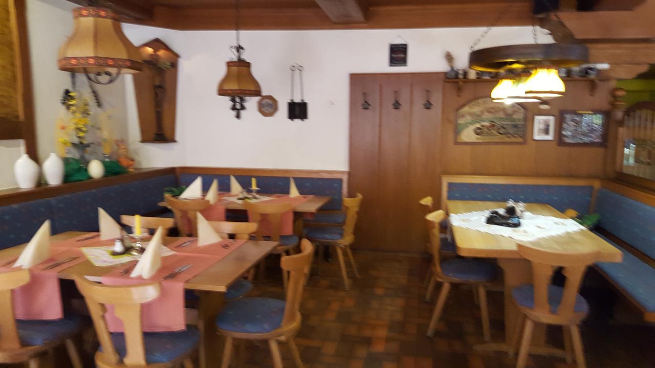 Schwarzwaldgasthof Baren Hotel ทิทิเซ-นอยชตัดท์ ภายนอก รูปภาพ
