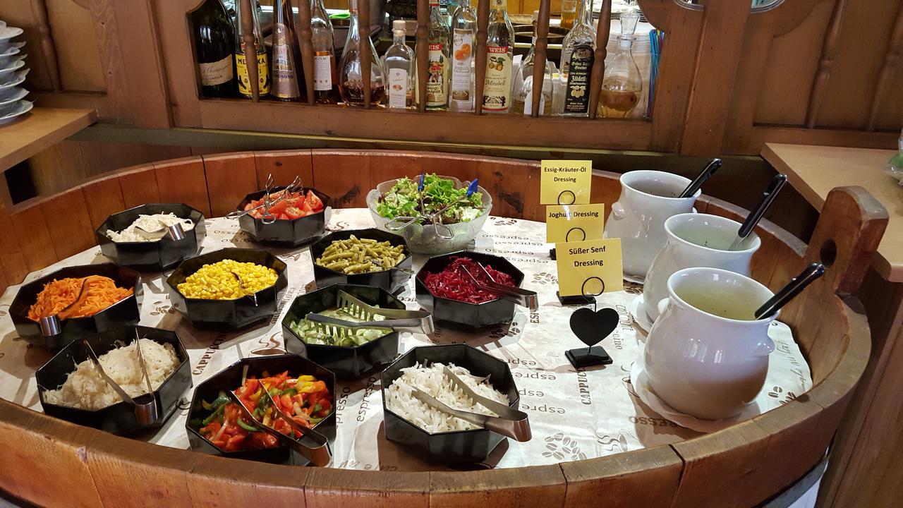 Schwarzwaldgasthof Baren Hotel ทิทิเซ-นอยชตัดท์ ภายนอก รูปภาพ
